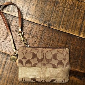 Coach wristlet/ card holder/ clutch